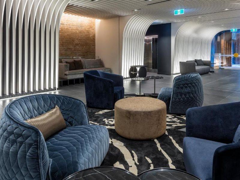 Skye Suites シドニー エクステリア 写真 The lounge at the airport