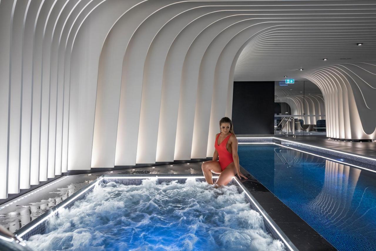 Skye Suites シドニー エクステリア 写真 The spa at The Dorchester
